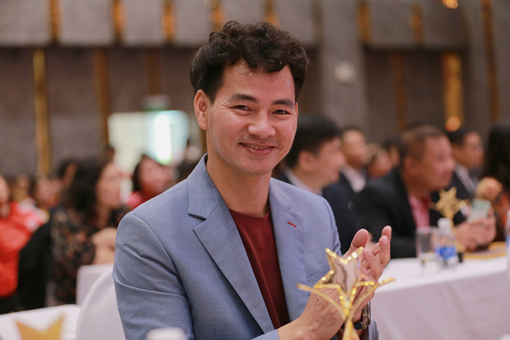 Nghệ sĩ Xuân Bắc nhận Giải thưởng Giọt hồng năm 2020 - Viện Huyết học-  Truyền máu Trung ươngViện Huyết học- Truyền máu Trung ương