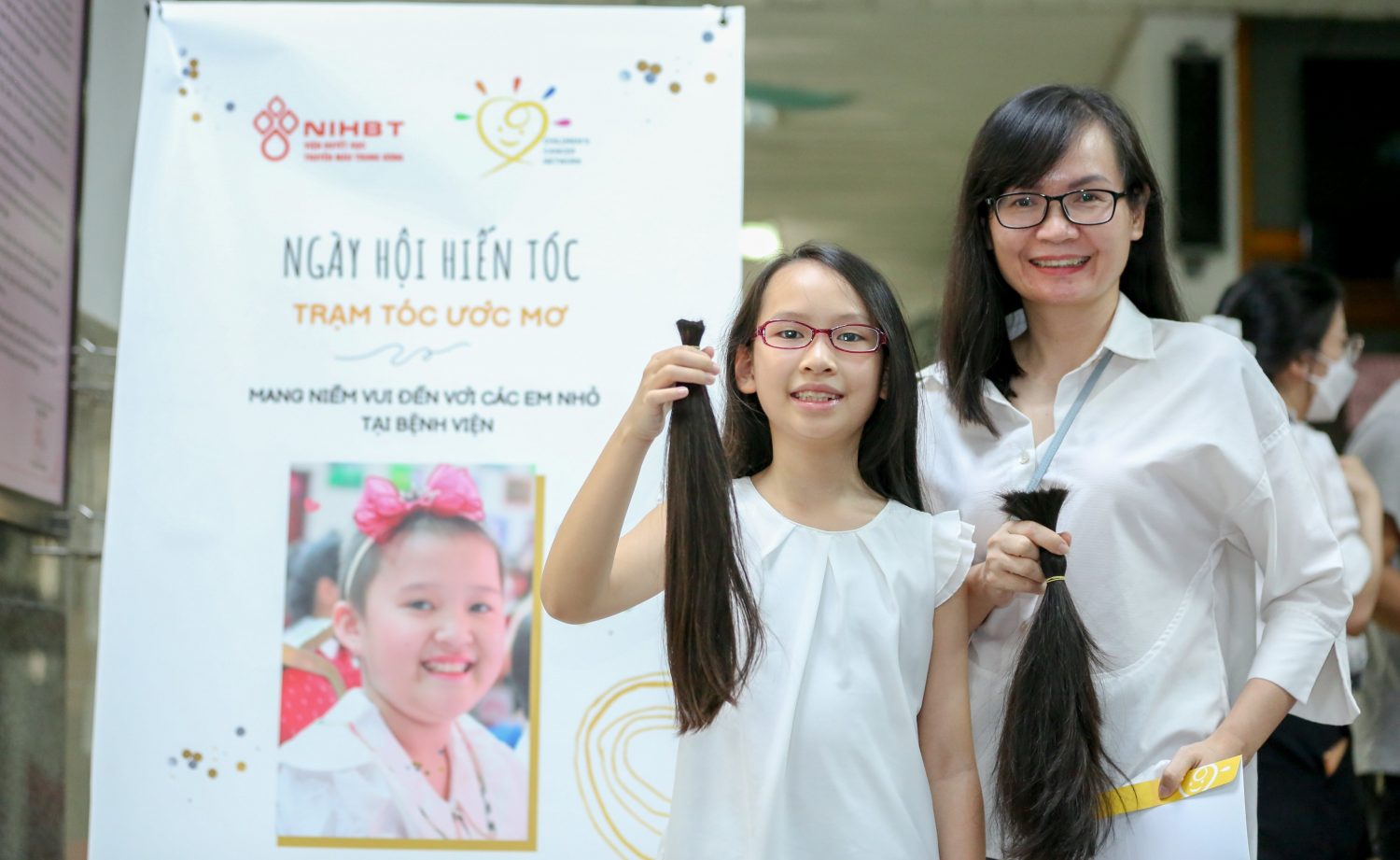 Hiến tóc cho bệnh nhân ung thư có giúp thúc đẩy sự phát triển của phong trào chăm sóc và giúp đỡ người bệnh không?